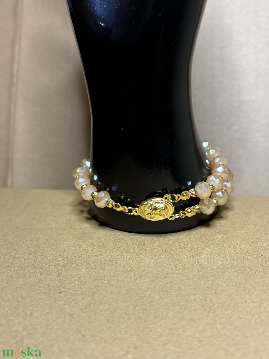 Karkötő - ékszer - karkötő - karkötő medállal - Meska.hu