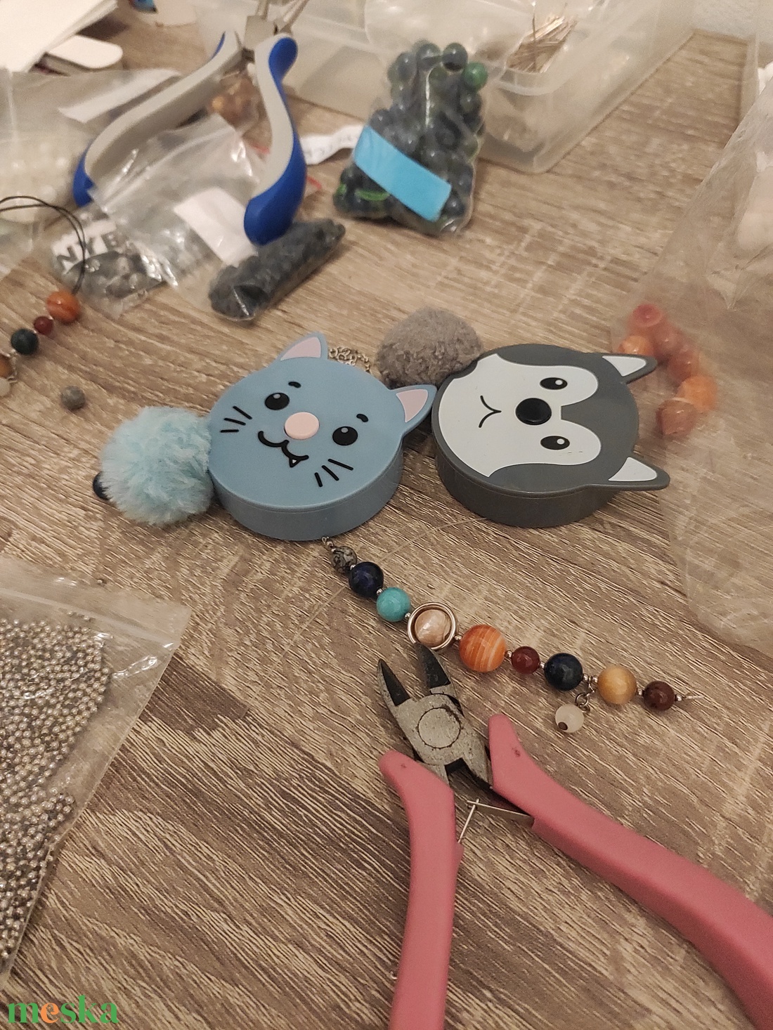 Javítás - Méretre igazítás (karkötő, nyaklánc, fülbevaló) - diy (csináld magad) - workshop & tanfolyam - Meska.hu Javítás - Méretre igazítás (karkötő, nyaklánc, fülbevaló) - diy (csináld magad) - workshop & tanfolyam - Meska.hu