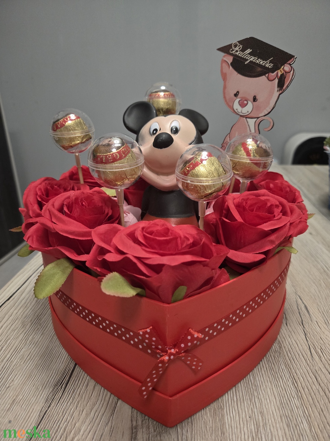 Szív alakú Mickey egeres rózsabox - otthon & életmód - dekoráció - virágdísz és tartó - csokor & virágdísz - Meska.hu Szív alakú Mickey egeres rózsabox - otthon & életmód - dekoráció - virágdísz és tartó - csokor & virágdísz - Meska.hu