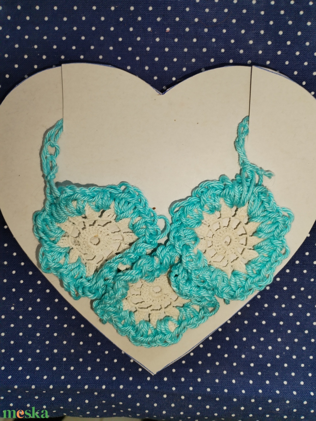 19 sz�zadi k�zicsipke horgol�ssal 3 med�los nyak�k - ékszer - nyaklánc - medál - Meska.hu