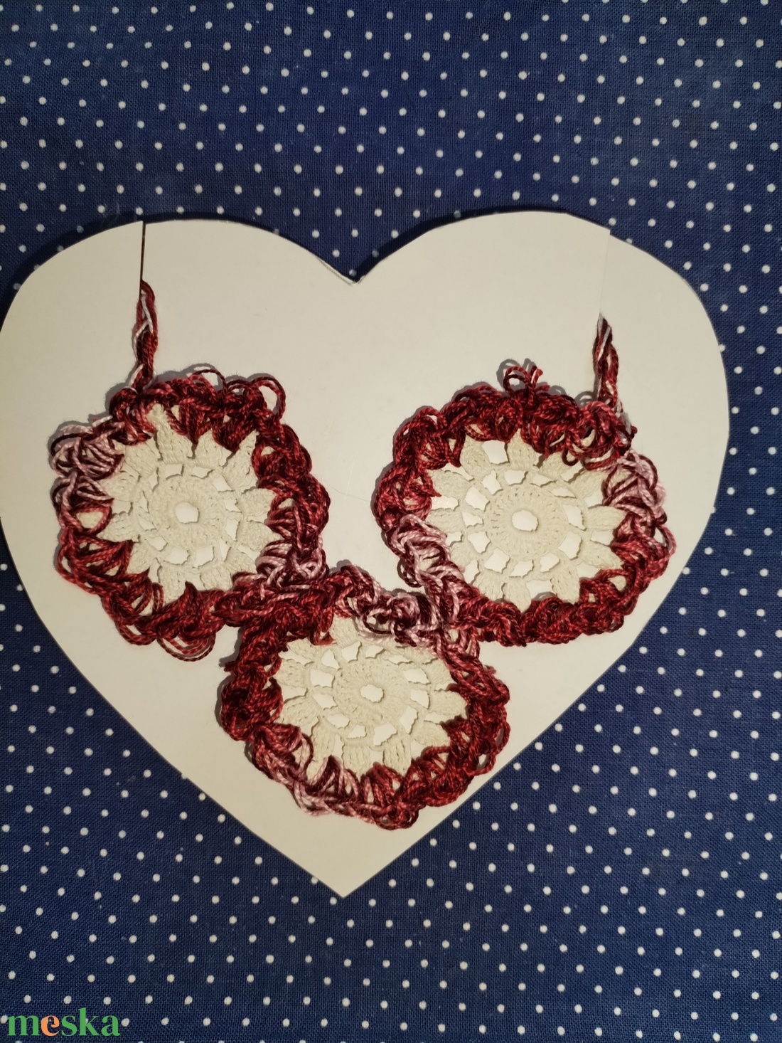 19 sz�zadi k�zicsipke horgol�ssal 3 med�los nyak�k - ékszer - nyaklánc - medál - Meska.hu