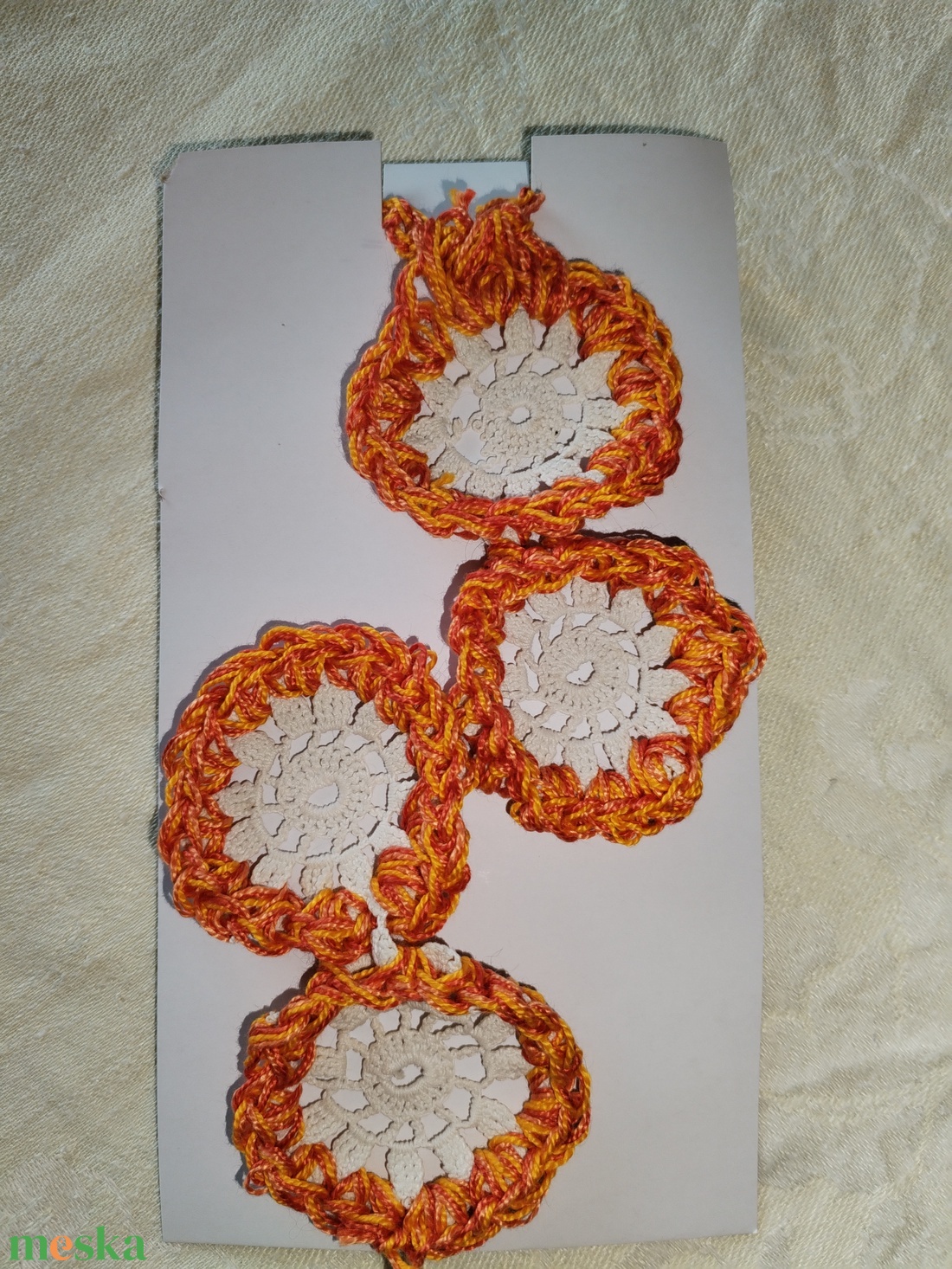 19 sz�zadi k�zicsipke horgol�ssal n�gy med�llal nyak�k - ékszer - nyaklánc - medál - Meska.hu