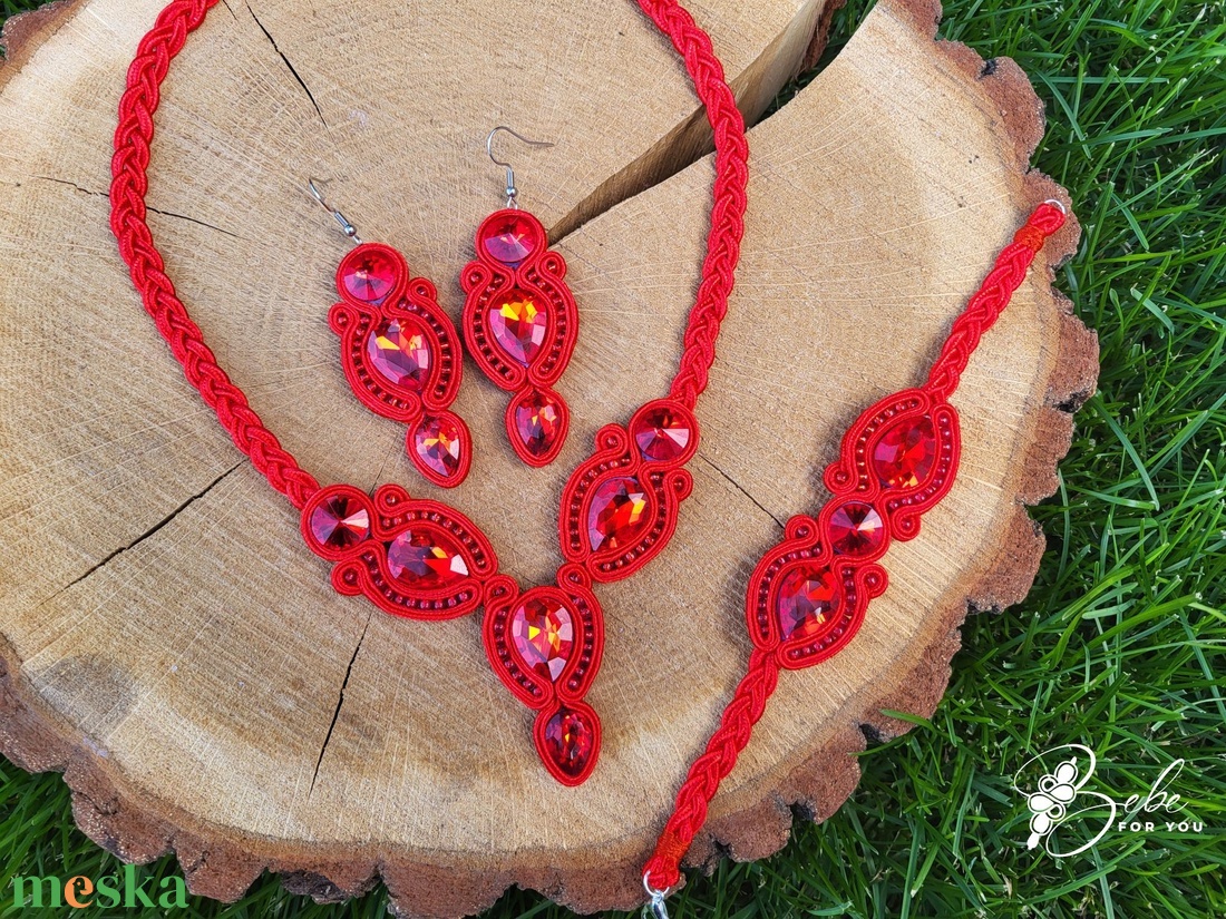  Tulipános kincsesláda piros kézműves menyecske sujtás ékszerszett karkötővel - esküvő - ékszer - ékszerszett - Meska.hu