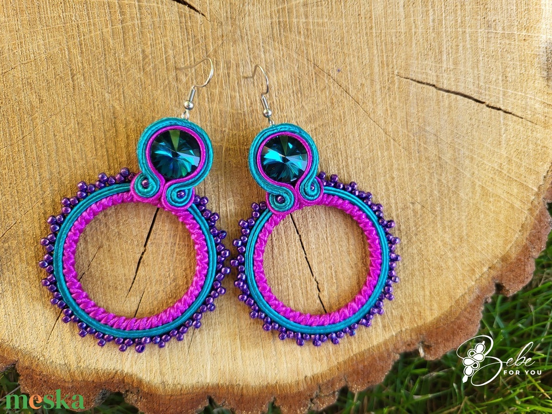 Türkiz- padlizsán karika gyöngycsipkézett kézműves sujtás fülbevaló - ékszer - fülbevaló - lógó fülbevaló - Meska.hu