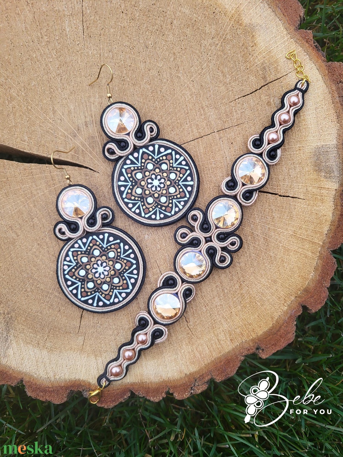 Tündérvirág bézs-fekete kézzel festett mandalás kézműves sujtás fülbevaló és karkötő szett - ékszer - ékszerszett - Meska.hu