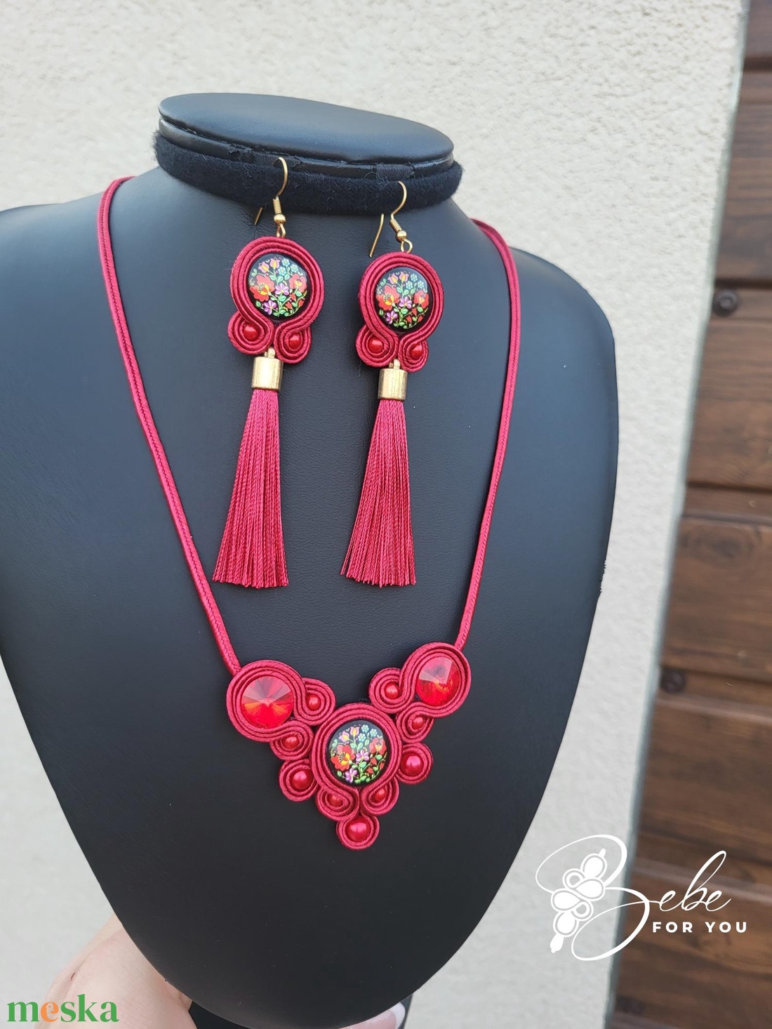 Matyó mintás, magyaros, bordó bojtos, kézműves sujtás fülbevaló és nyaklánc szett - ékszer - ékszerszett - Meska.hu
