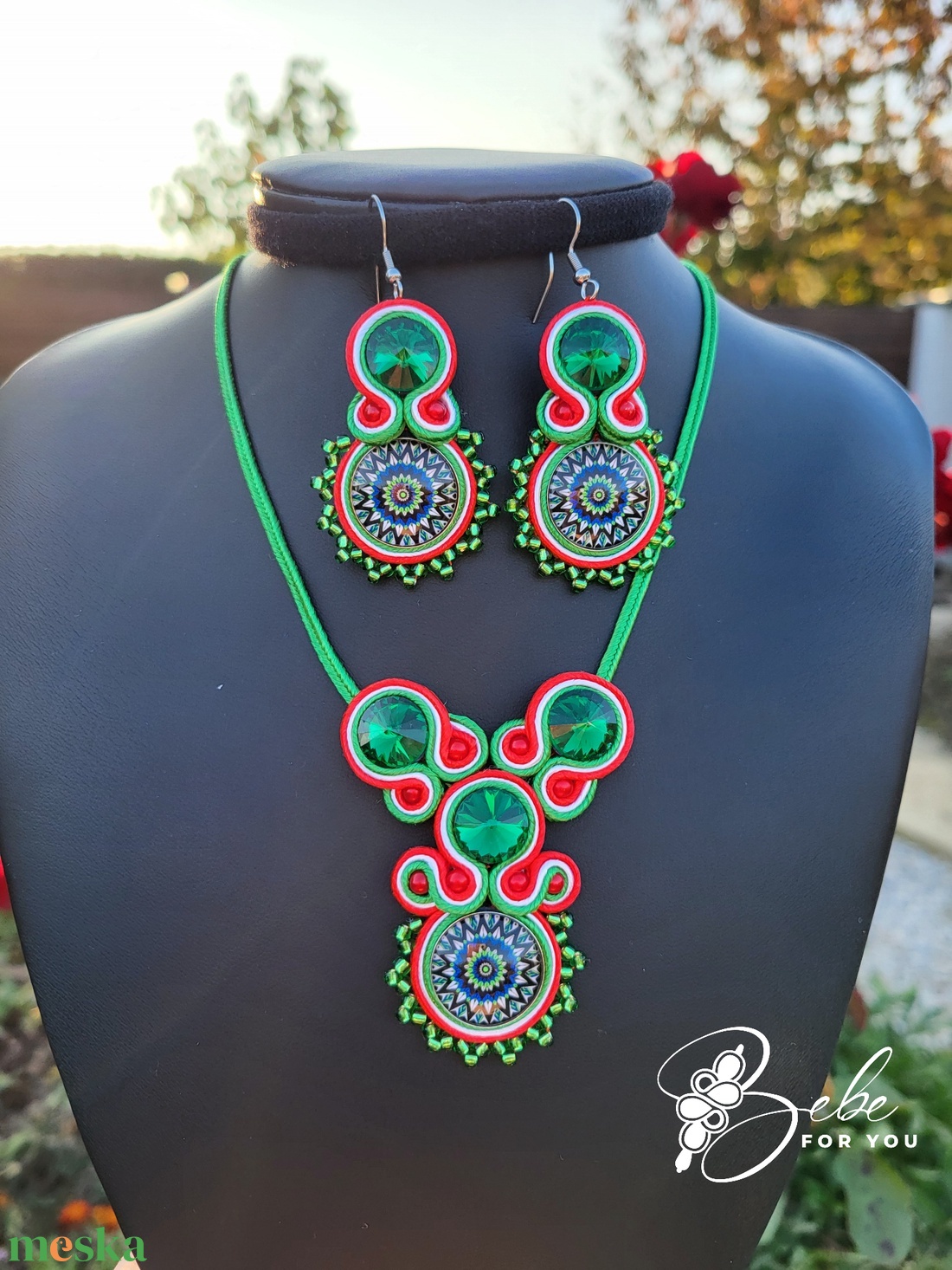 Nemzetiszín mandala gyöngycsipkézett kézműves sujtás fülbevaló és nyakék szett - ékszer - ékszerszett - Meska.hu