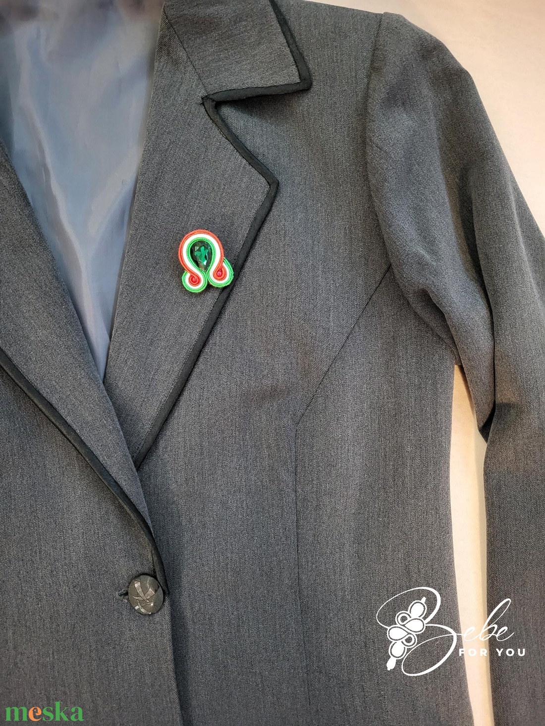 Kokárda csepp nemzetiszín kézműves sujtás bross - ékszer - kitűző és bross - Meska.hu