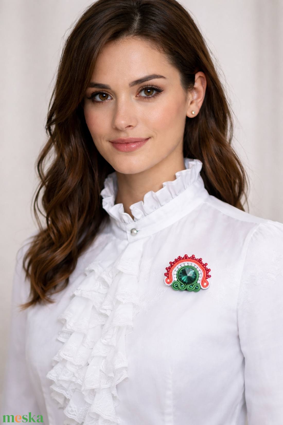 Kokárda dupla gyöngyözött nemzetiszín kézműves sujtás bross - ékszer - kitűző és bross - Meska.hu