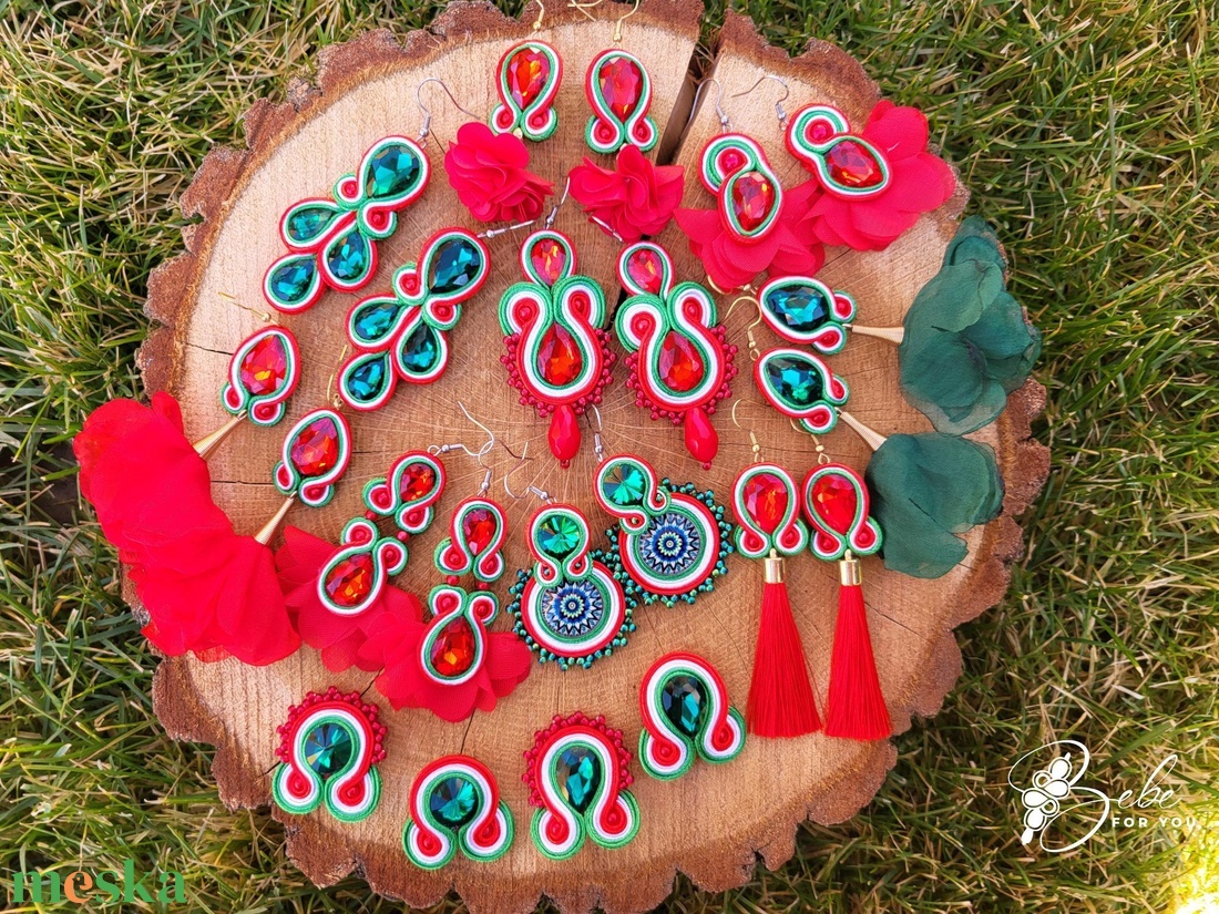 Kokárda dupla gyöngyözött nemzetiszín kézműves sujtás bross - ékszer - kitűző és bross - Meska.hu