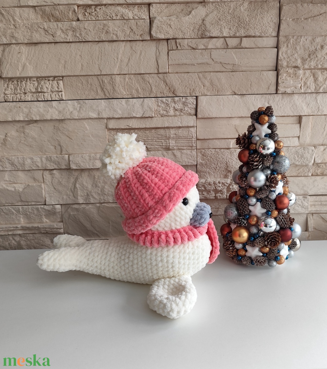 Téli fóka - horgolt plüssfigura levehető sapkával és sállal  - játék & sport - plüssállat & játékfigura - más figura - Meska.hu