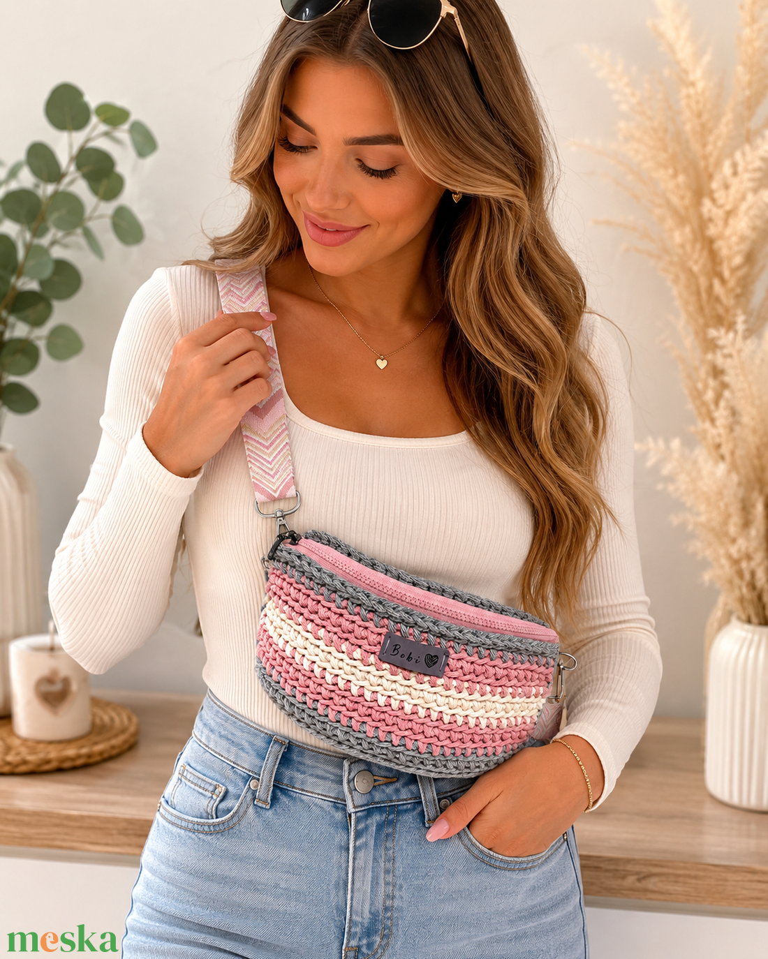 Pasztell rózsaszín horgolt oldaltáska � kézzel készített crossbody övtáska - Bebi táska - táska & tok - övtáska - Meska.hu