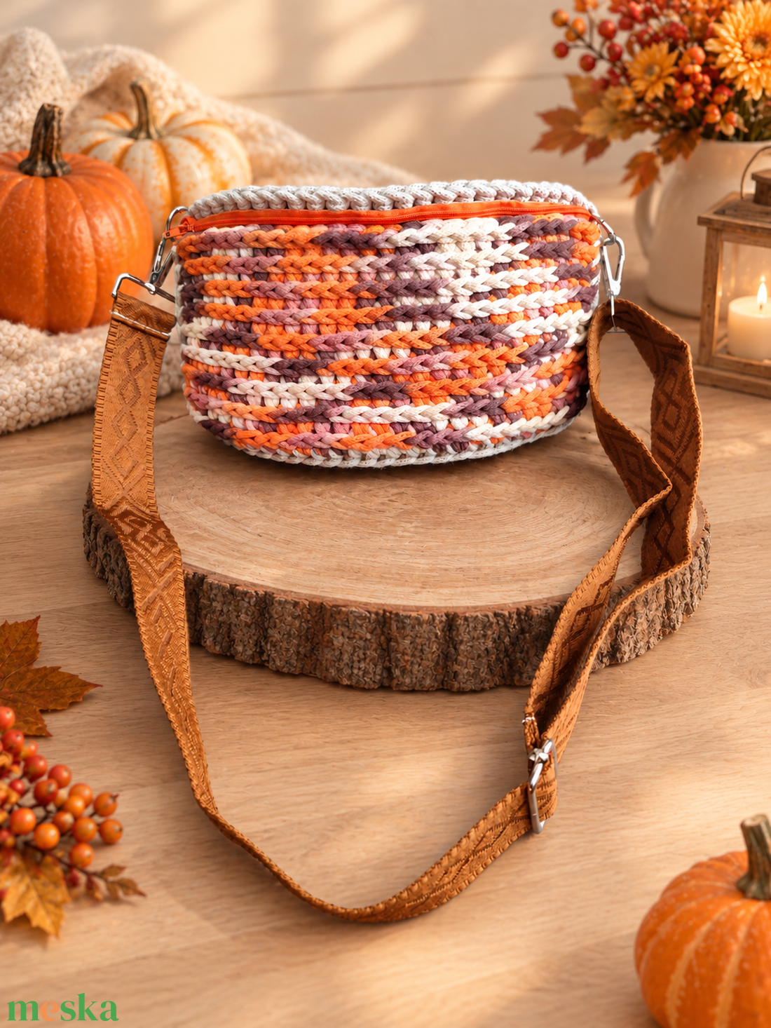 Őszi színekben pompázó, egyedi kézzel horgolt női válltáska, crossbody, övtáska tökös mintájú béléssel - táska & tok - kézitáska & válltáska - vállon átvethető táska - Meska.hu