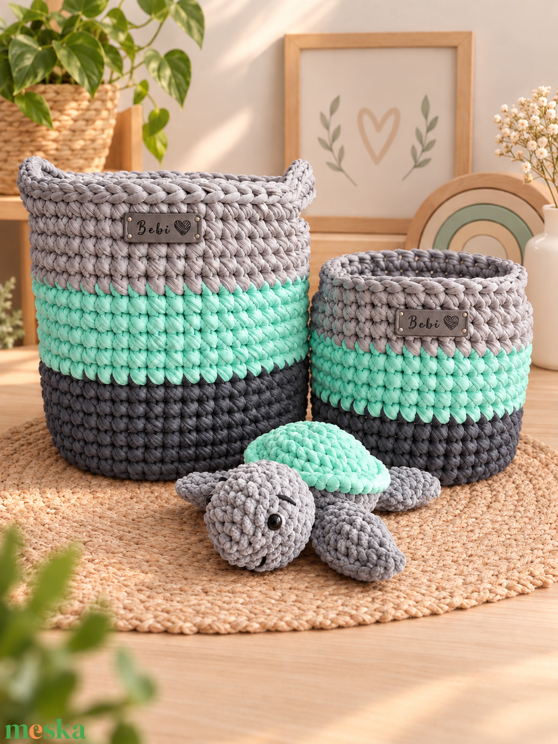 Horgolt babaszoba szett � tárolókosarak és teknősbéka � szürke, menta, antracit - baba - mama - pelenkázó, babafürdető kellékek - pelenkatároló (kosár, fali) - Meska.hu