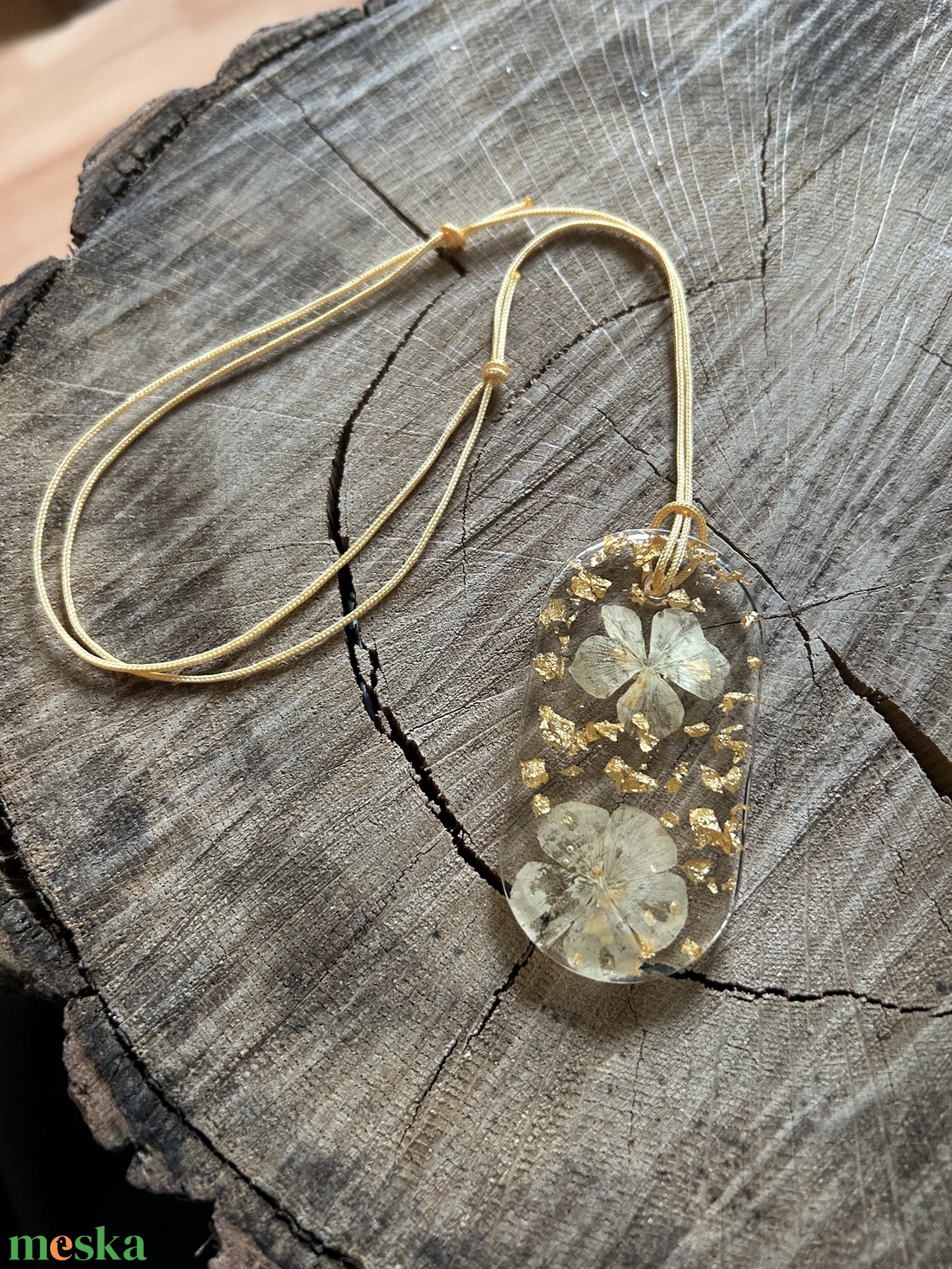 Préselt virágos medál, nyaklánc - ékszer - nyaklánc - medál - Meska.hu