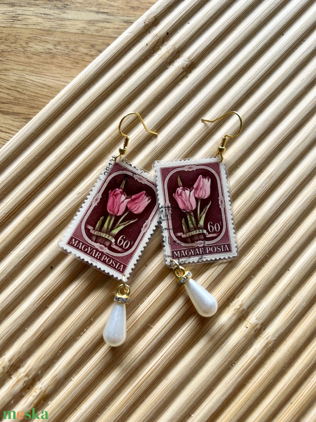 Régi vintage bélyeg fülbevaló virág virágos tulipán - ékszer - fülbevaló - lógó fülbevaló - Meska.hu Régi vintage bélyeg fülbevaló virág virágos tulipán - ékszer - fülbevaló - lógó fülbevaló - Meska.hu