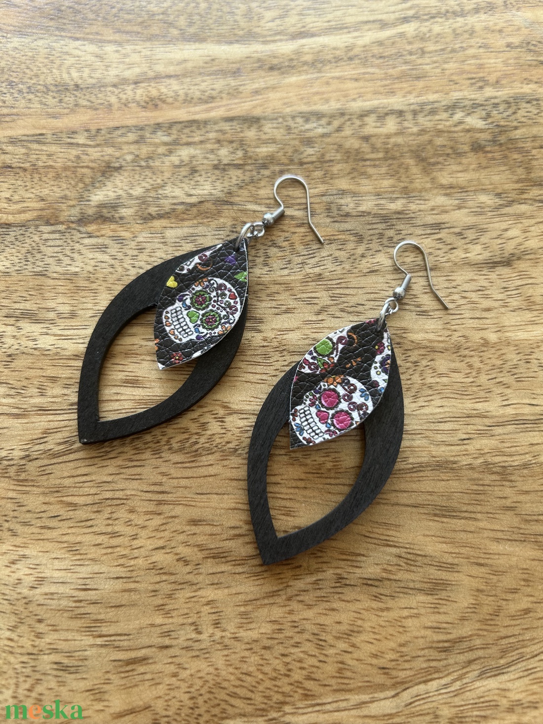 Sugarskull koponya koponyás halloween fülbevaló műbőr - ékszer - fülbevaló - csillár fülbevaló - Meska.hu Sugarskull koponya koponyás halloween fülbevaló műbőr - ékszer - fülbevaló - csillár fülbevaló - Meska.hu