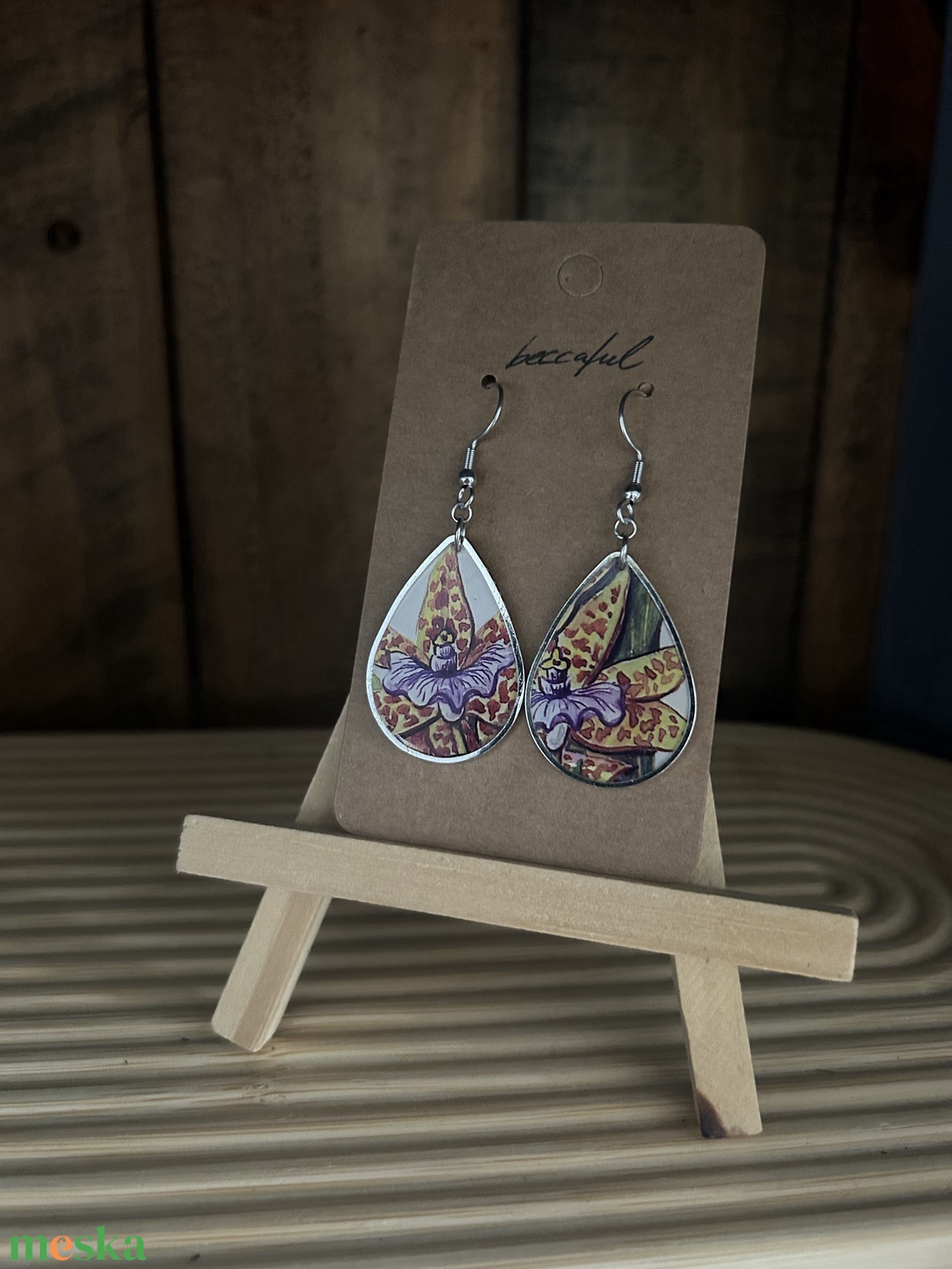 Könyv könyvlapos lógó fülbevaló virág orchidea - ékszer - fülbevaló - lógó fülbevaló - Meska.hu