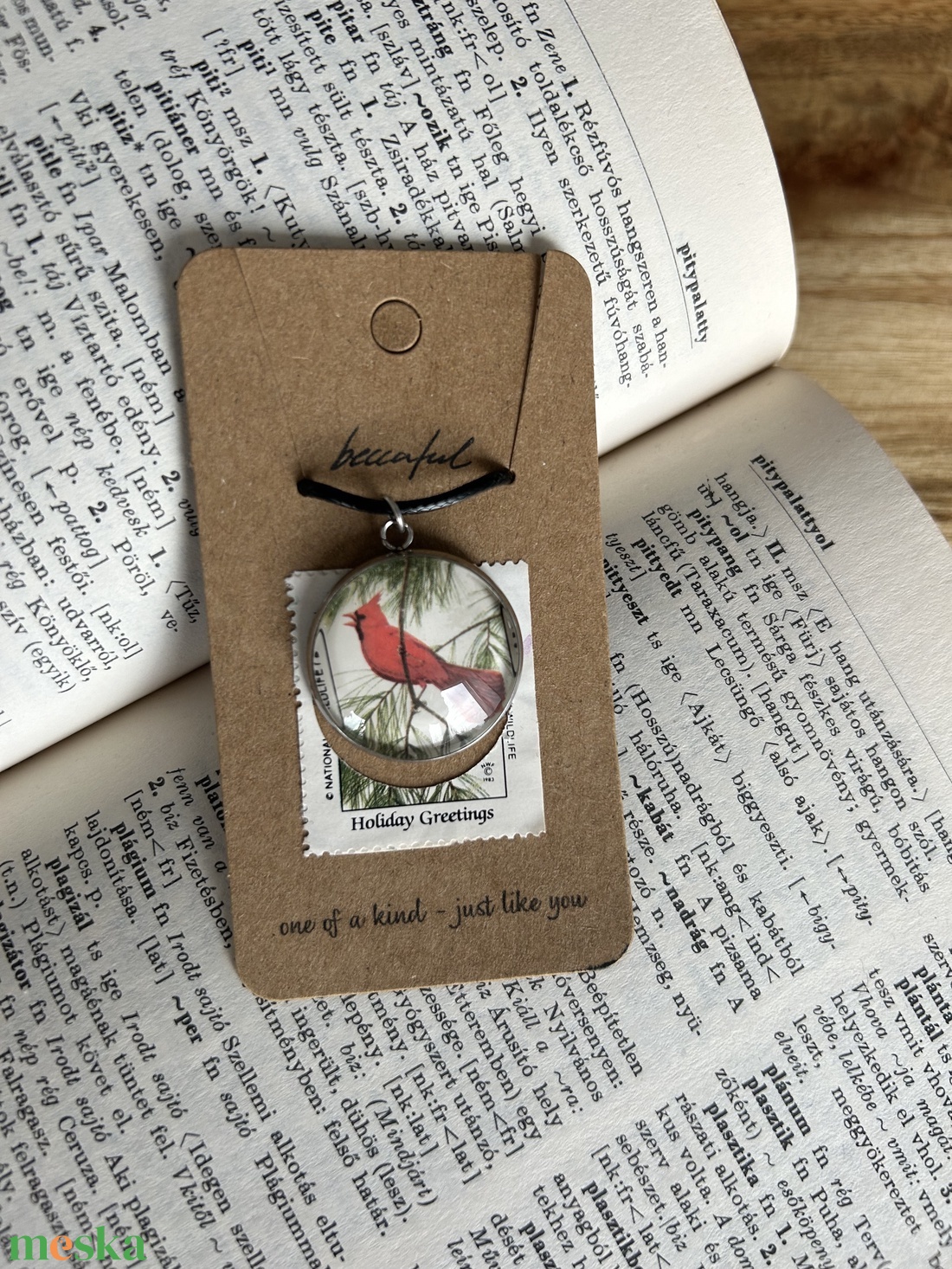 Régi vintage bélyeg nyaklánc karácsonyi piros madárka - ékszer - nyaklánc - medálos nyaklánc - Meska.hu