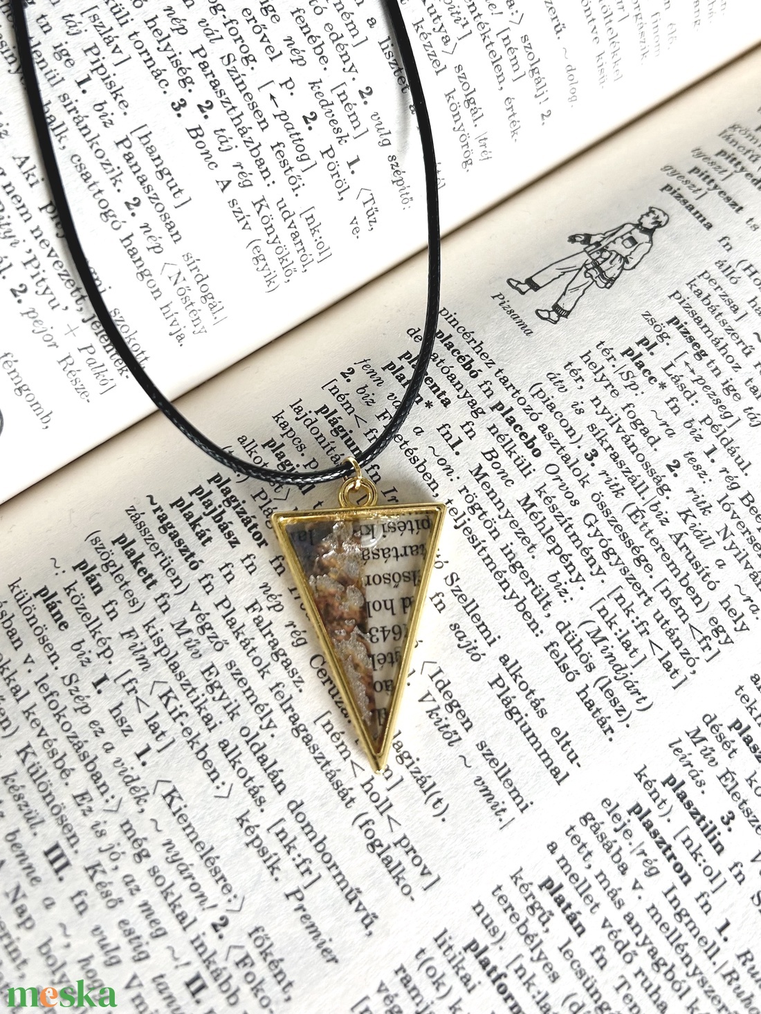 Könyvalpos nyaklánc - ékszer - nyaklánc - medálos nyaklánc - Meska.hu