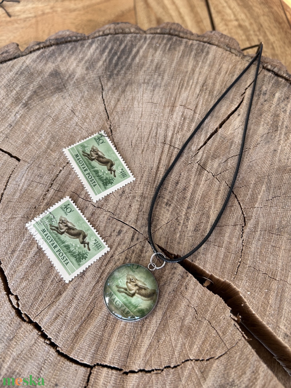 Régi vintage bélyeg nyaklánc vizsla nyúl nyuszi nyuszis - ékszer - nyaklánc - medálos nyaklánc - Meska.hu