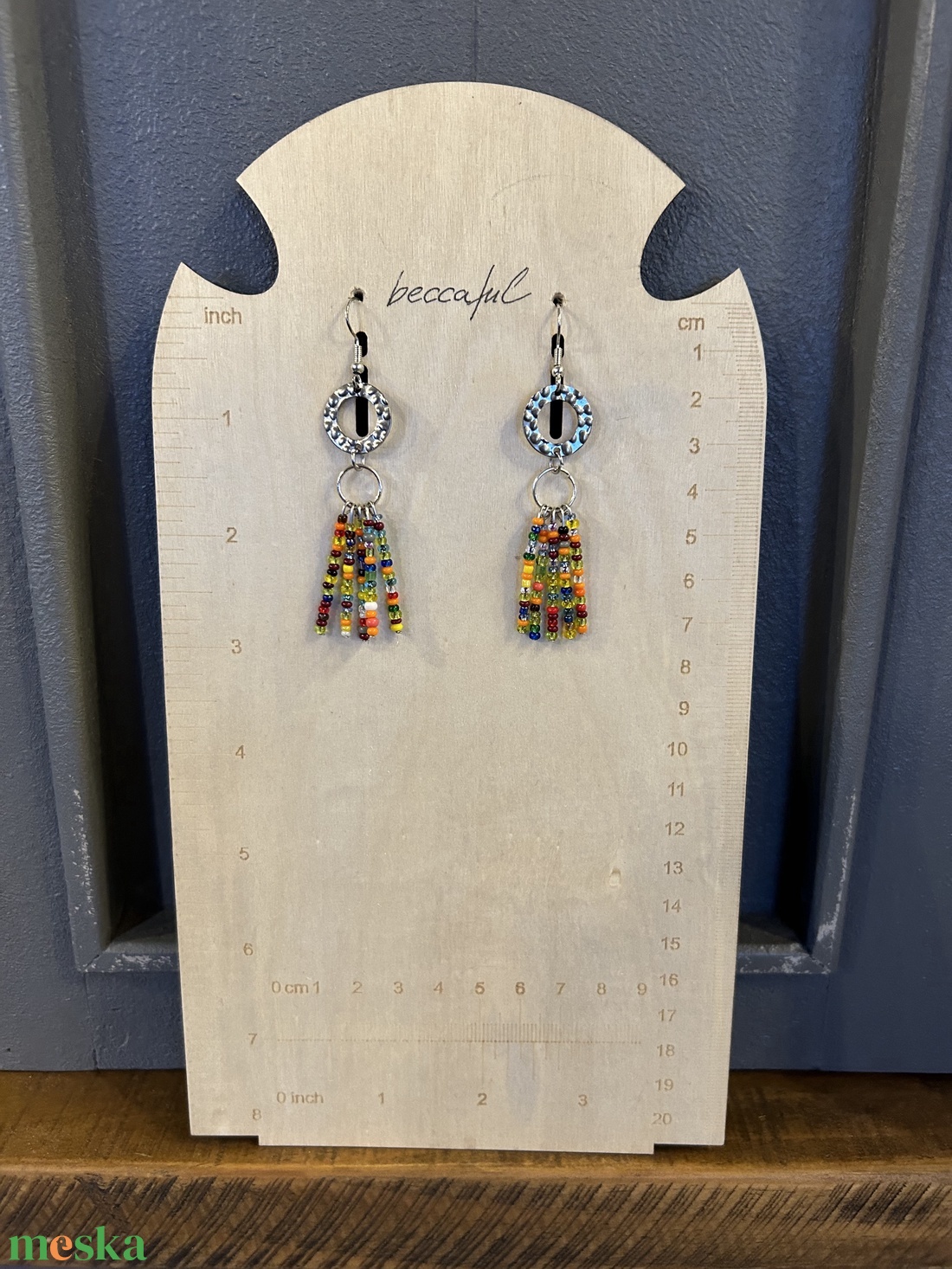 Színes gyöngyös hosszú lógós ezüst színű fülbevaló - ékszer - fülbevaló - lógó fülbevaló - Meska.hu