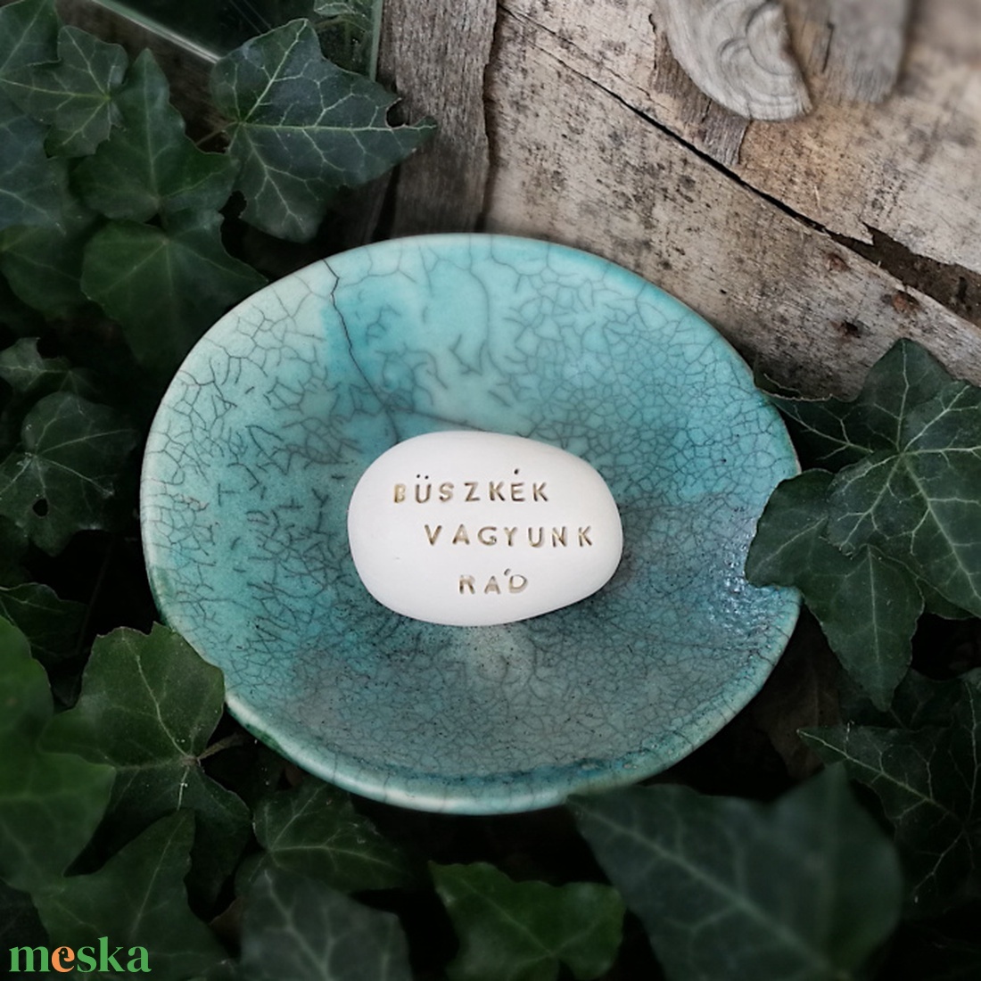 BÜSZKÉK VAGYUNK RÁD - Kerámia Varázskavics üzenettel, motivációs felirattal - esküvő - emlék & ajándék - köszönőajándék - Meska.hu