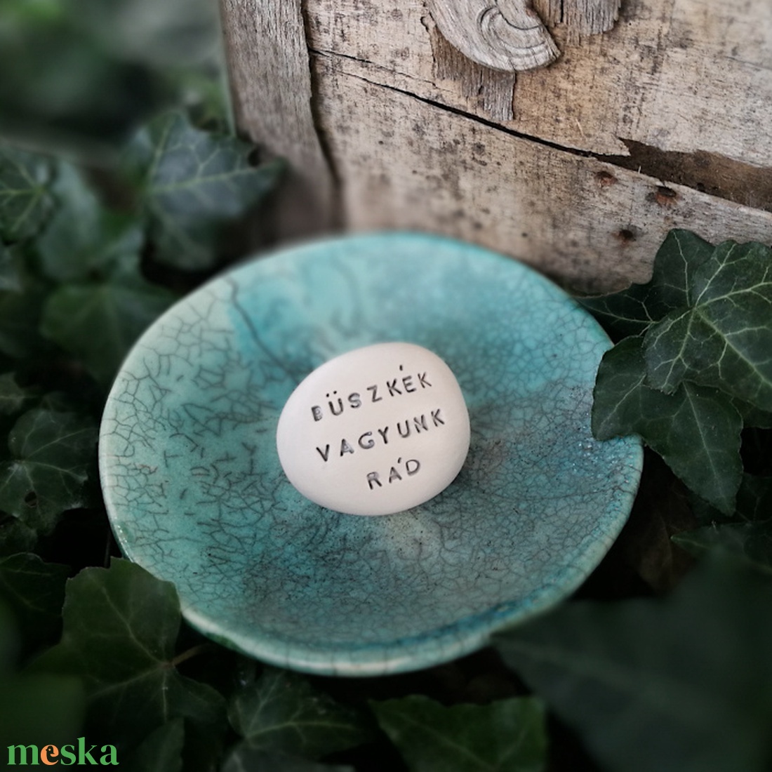 BÜSZKÉK VAGYUNK RÁD - Kerámia Varázskavics üzenettel, motivációs felirattal - esküvő - emlék & ajándék - köszönőajándék - Meska.hu