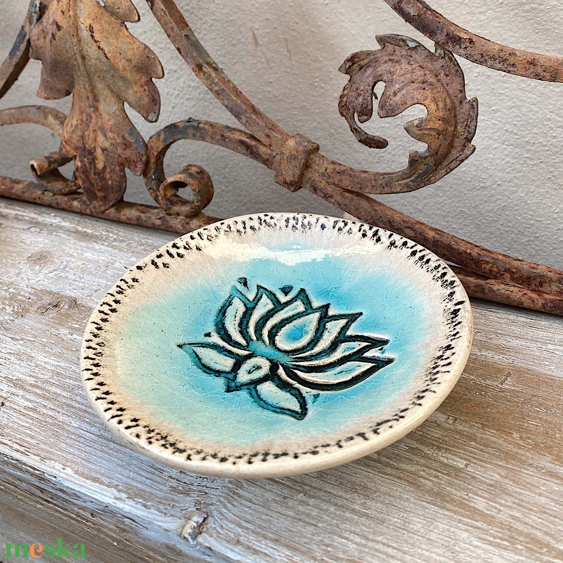 Lótusz mintás kerámia tálka, lakásdekoráció, ékszertartó - otthon & életmód - dekoráció - asztal és polc dekoráció - dekorációs tál, tartó - Meska.hu