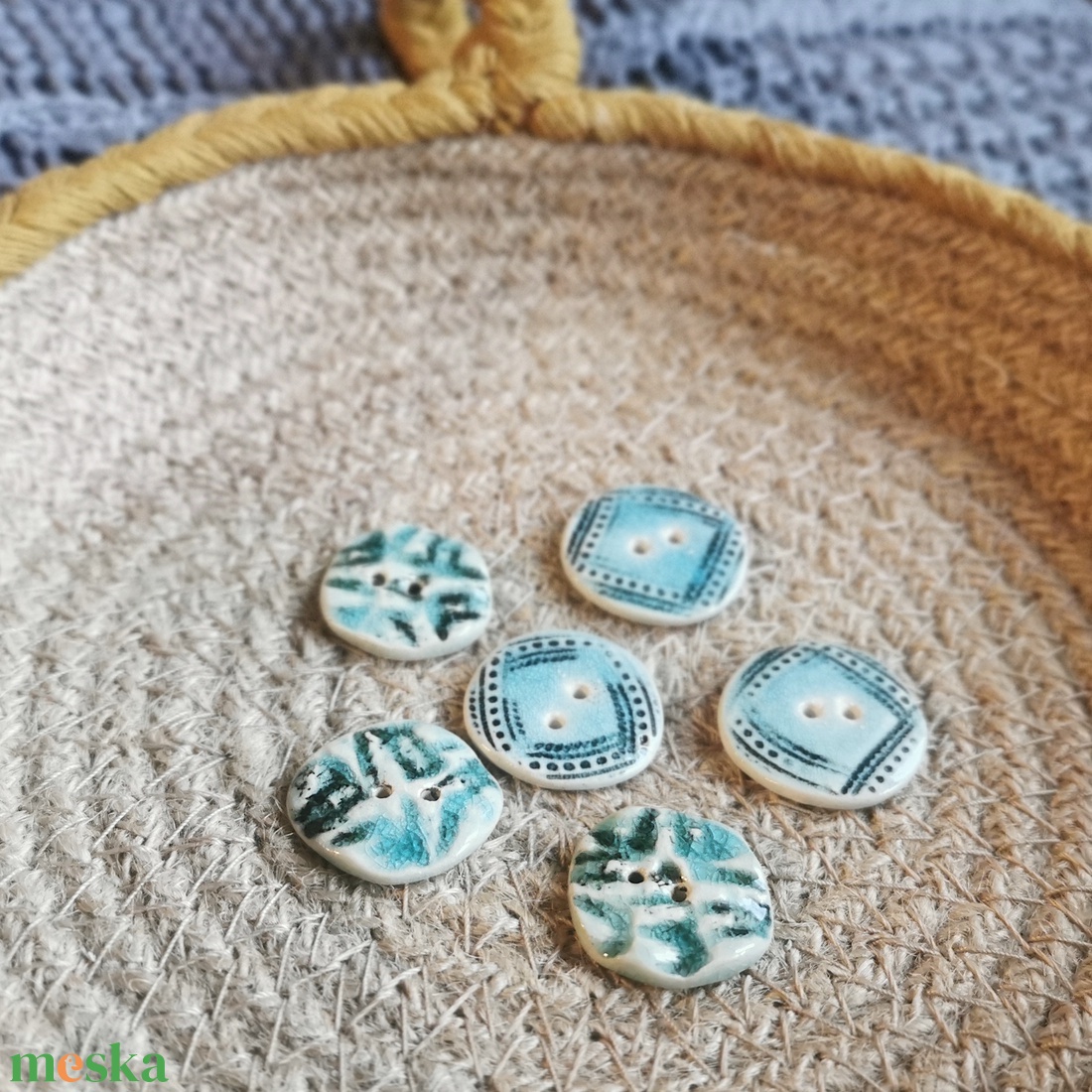 KERÁMIA GOMBOK - kézzel készült türkizkék mintás, 6db / csomag - kellékek & szerszámok - rövidáru - gomb - kerámia gomb - Meska.hu