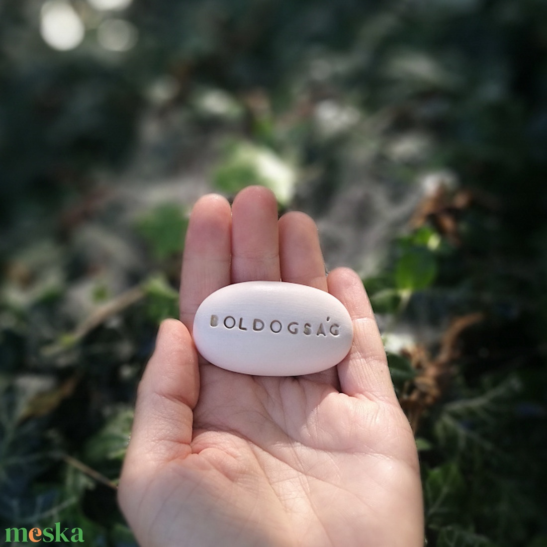 BOLDOGSÁG - Kerámia Varázskavics üzenettel, motivációs felirattal - esküvő - emlék & ajándék - köszönőajándék - Meska.hu