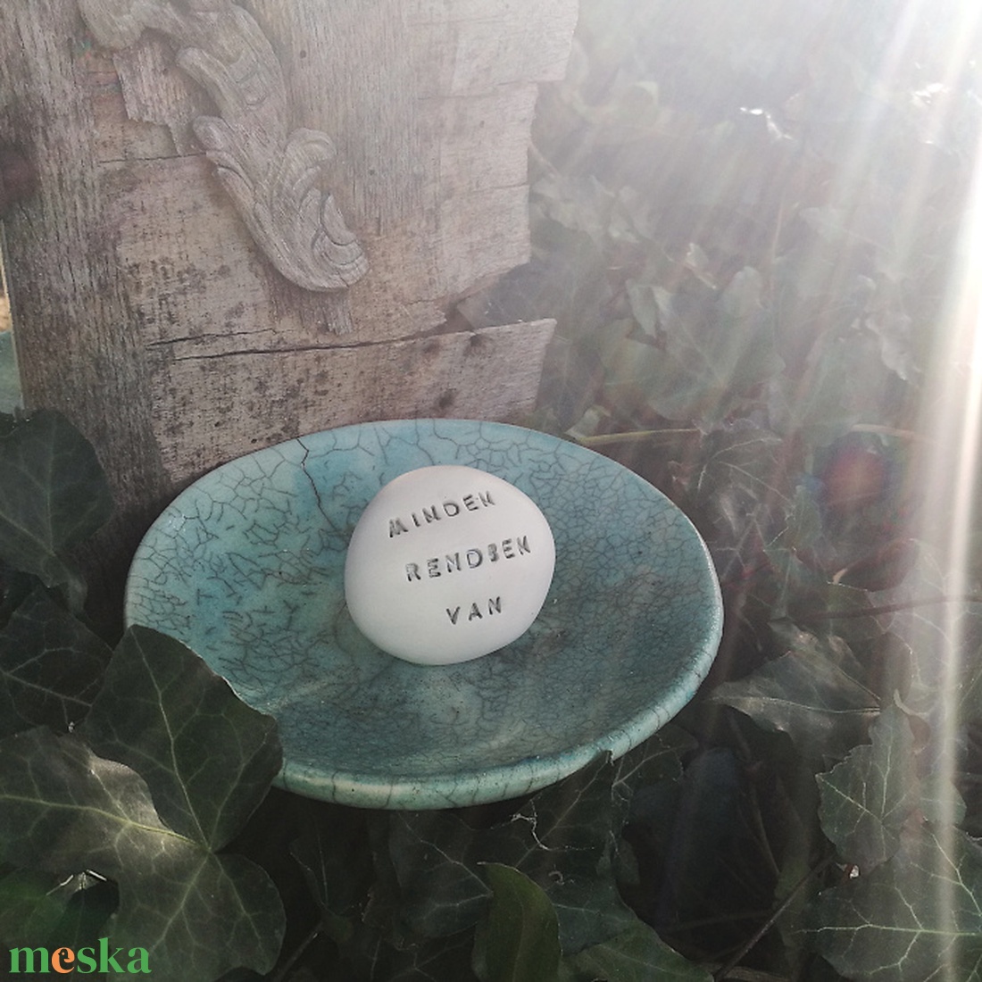 MINDEN RENDBEN VAN - Kerámia Varázskavics üzenettel, motivációs felirattal - esküvő - emlék & ajándék - köszönőajándék - Meska.hu