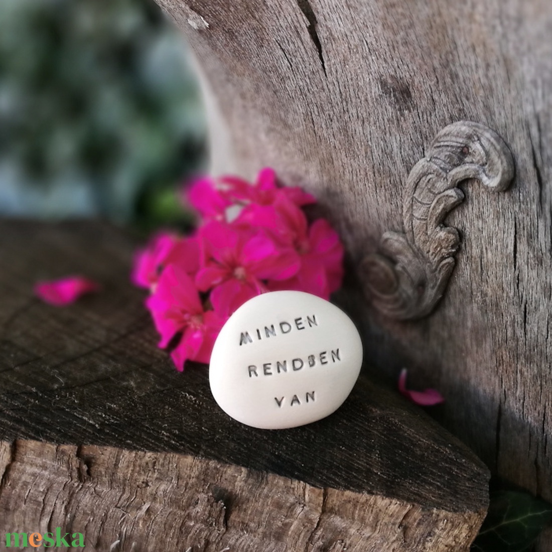 MINDEN RENDBEN VAN - Kerámia Varázskavics üzenettel, motivációs felirattal - esküvő - emlék & ajándék - köszönőajándék - Meska.hu