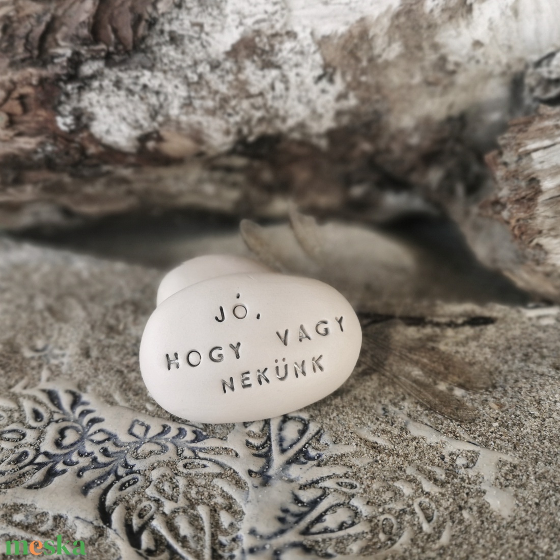 JÓ, HOGY VAGY NEKÜNK - Kerámia Varázskavics üzenettel, motivációs felirattal - esküvő - emlék & ajándék - köszönőajándék - Meska.hu