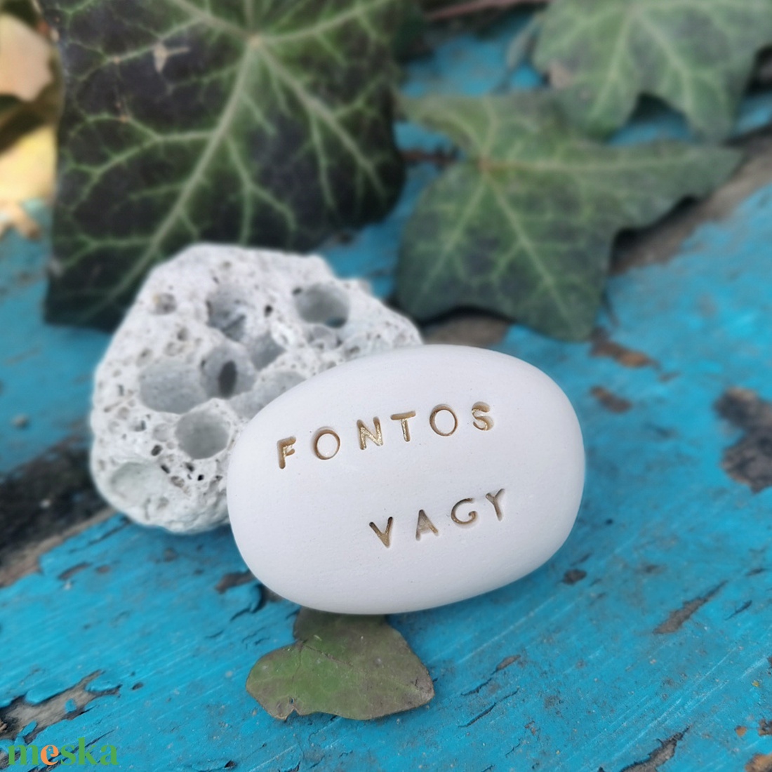 FONTOS VAGY - Kerámia Varázskavics üzenettel, motivációs felirattal - esküvő - emlék & ajándék - köszönőajándék - Meska.hu