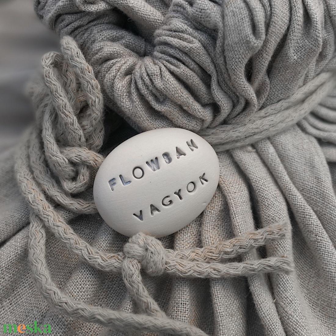 FLOWBAN VAGYOK - Kerámia Varázskavics üzenettel, motivációs felirattal - esküvő - emlék & ajándék - köszönőajándék - Meska.hu