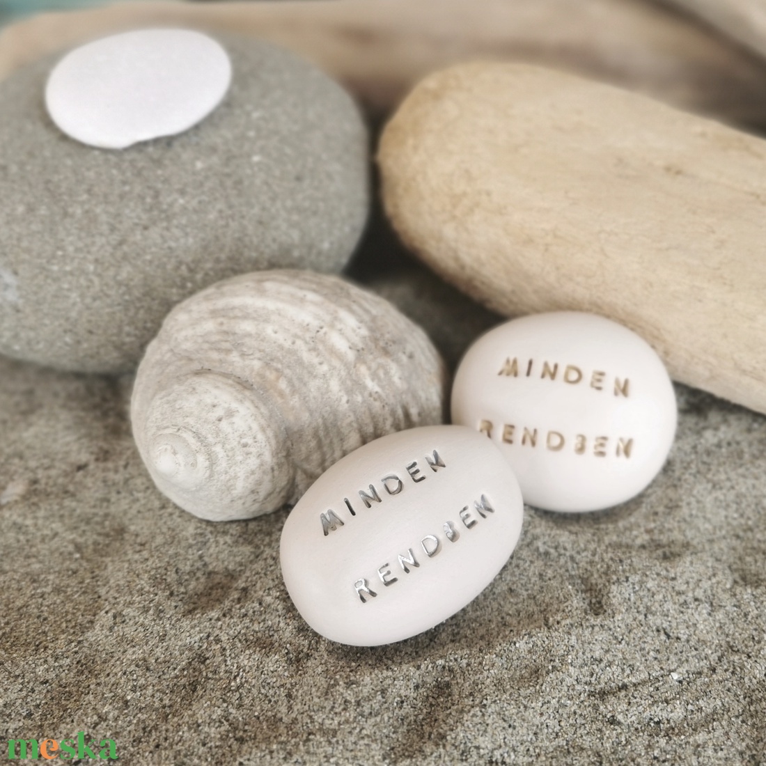 MINDEN RENDBEN - Kerámia Varázskavics üzenettel, motivációs felirattal - esküvő - emlék & ajándék - köszönőajándék - Meska.hu