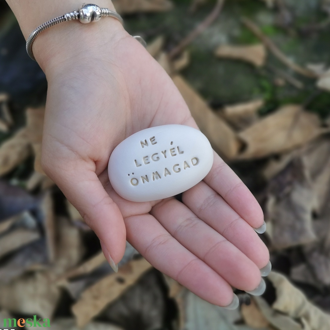 NE LEGYÉL ÖNMAGAD - Kerámia Varázskavics üzenettel, motivációs felirattal - esküvő - emlék & ajándék - köszönőajándék - Meska.hu