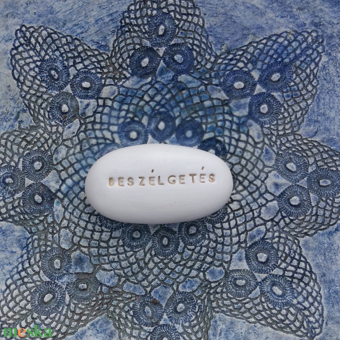 BESZÉLGETÉS - Kerámia Varázskavics üzenettel, motivációs felirattal - esküvő - emlék & ajándék - köszönőajándék - Meska.hu