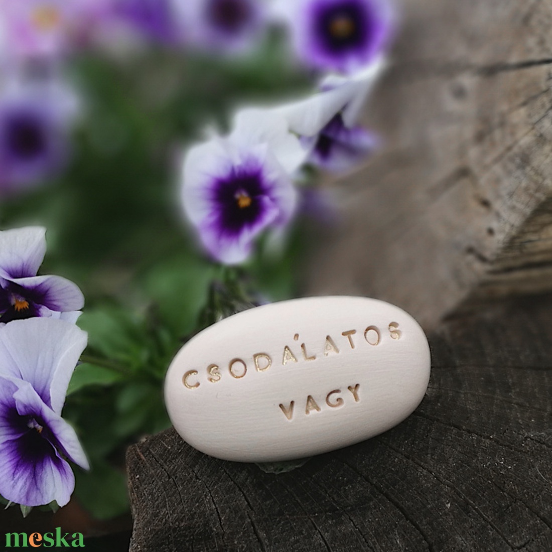 CSODÁLATOS VAGY - Kerámia Varázskavics üzenettel, motivációs felirattal - esküvő - emlék & ajándék - köszönőajándék - Meska.hu
