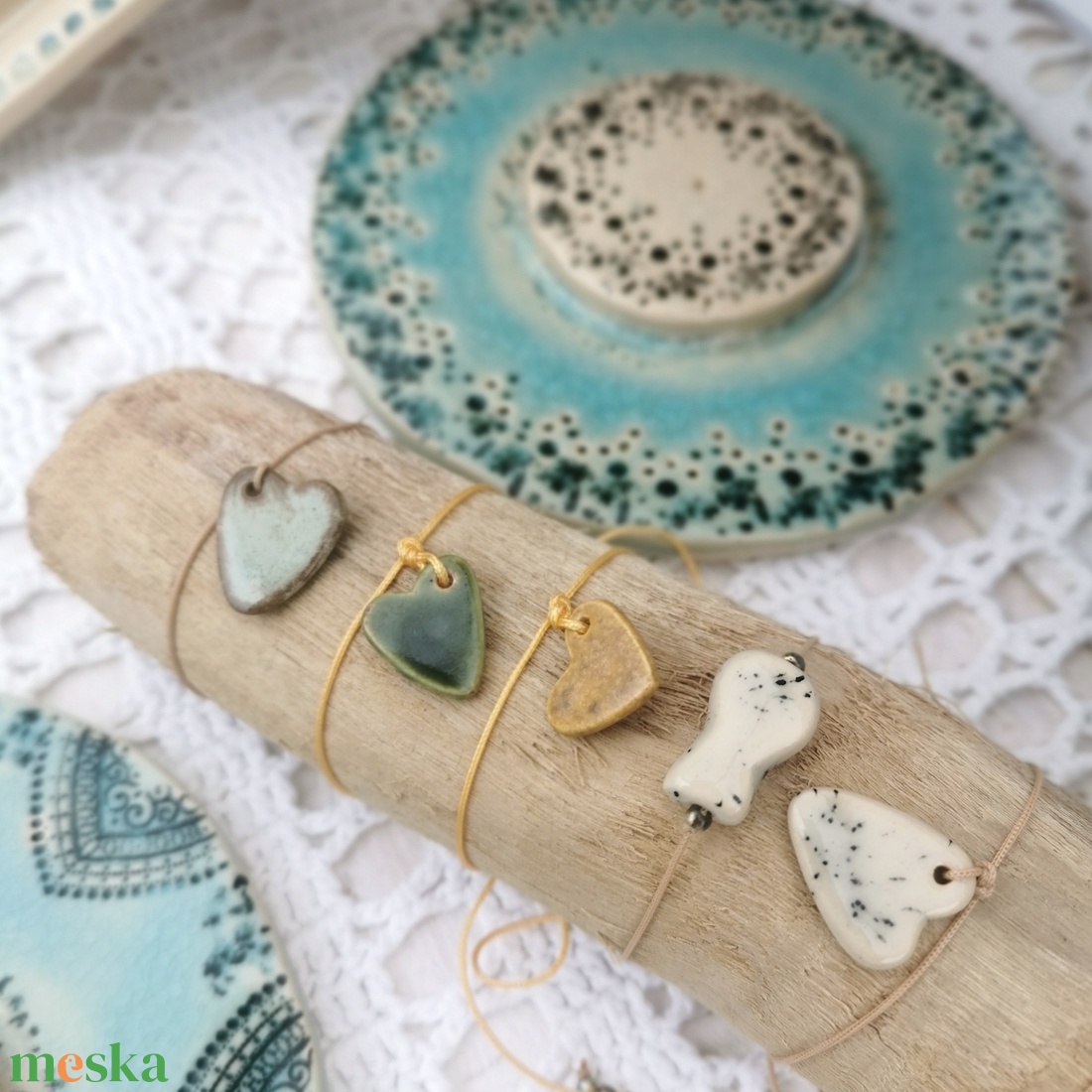 SZIVECSKÉS KARKÖTŐ 3 +1 vegyes csomagban - Állítható világosbarna ékszerzsinórral - esküvő - ékszer - karkötő & csuklódísz - Meska.hu