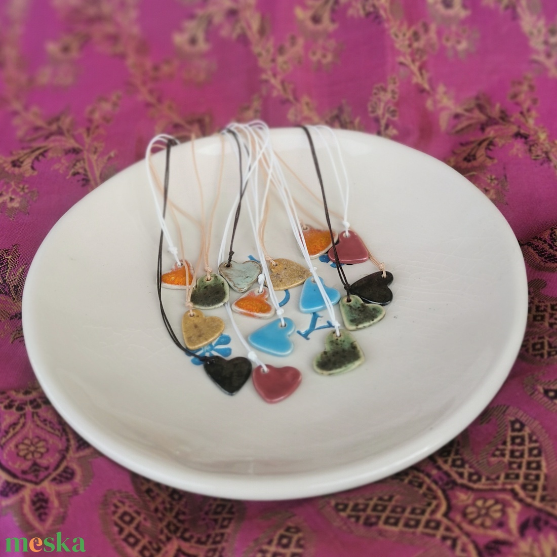 SZIVECSKÉS KARKÖTŐ 3 +1 vegyes csomagban - Állítható piros ékszerzsinórral - esküvő - ékszer - karkötő & csuklódísz - Meska.hu