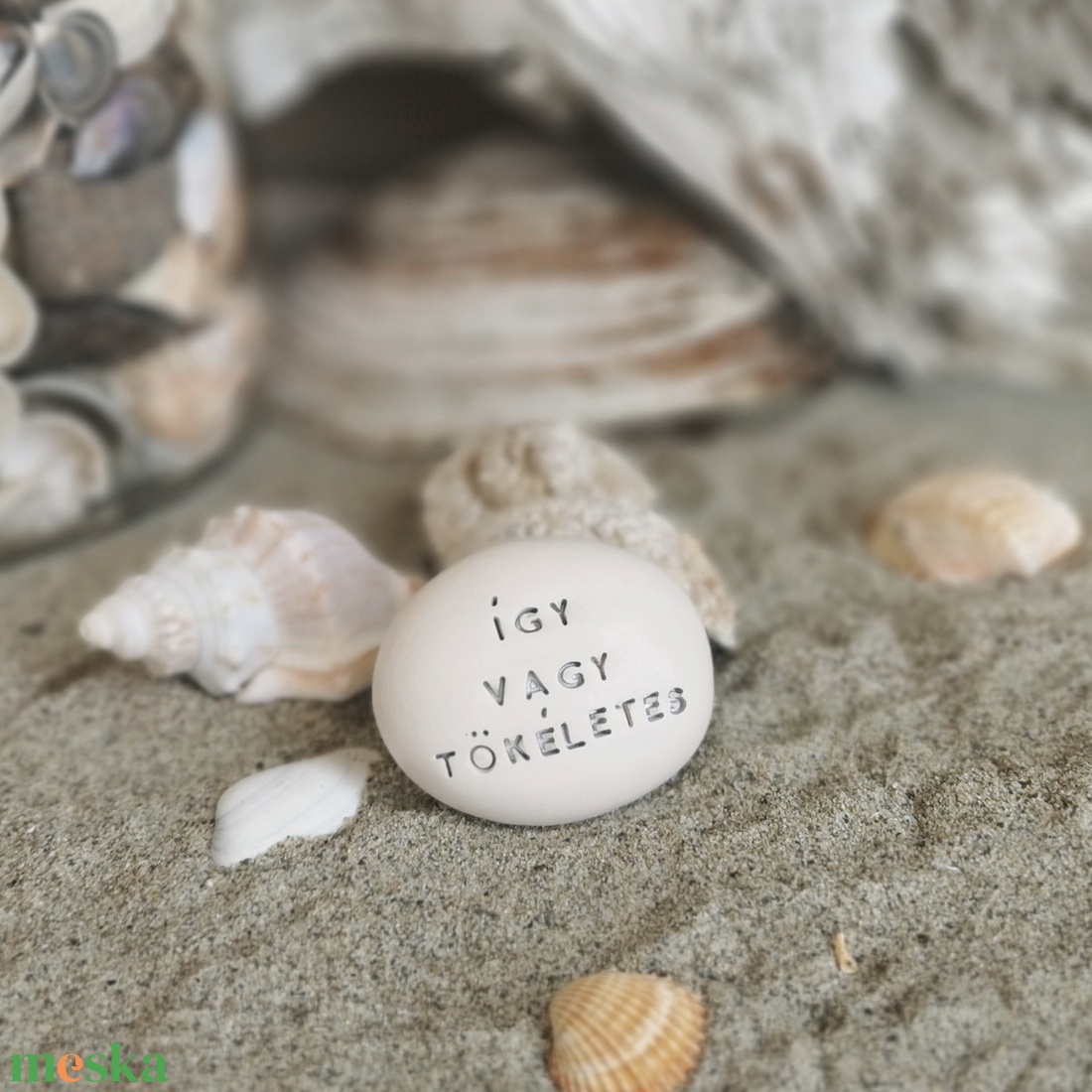 ÍGY VAGY TÖKÉLETES - Kerámia Varázskavics üzenettel, motivációs felirattal - esküvő - emlék & ajándék - köszönőajándék - Meska.hu