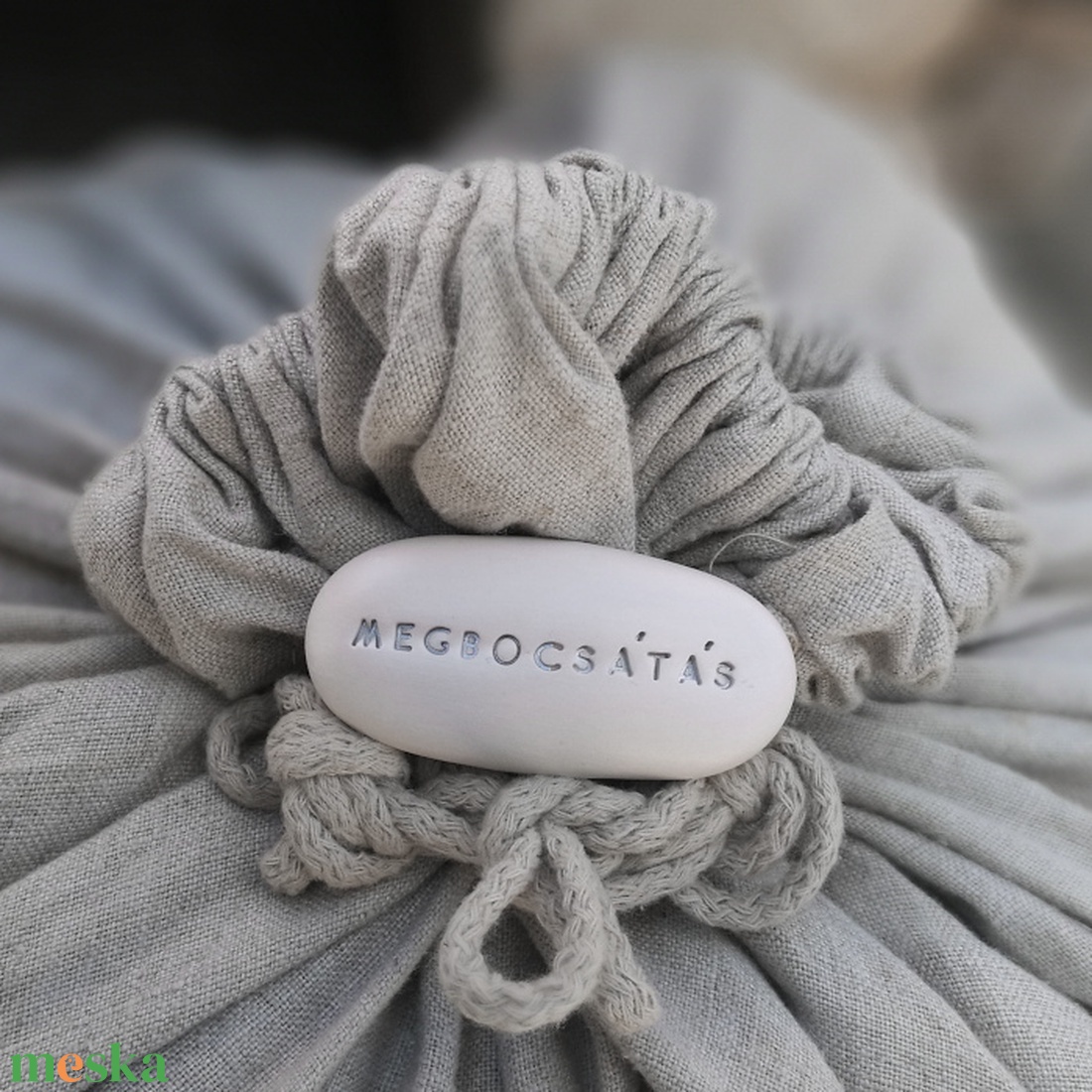 MEGBOCSÁTÁS - Kerámia Varázskavics üzenettel, motivációs felirattal - esküvő - emlék & ajándék - köszönőajándék - Meska.hu