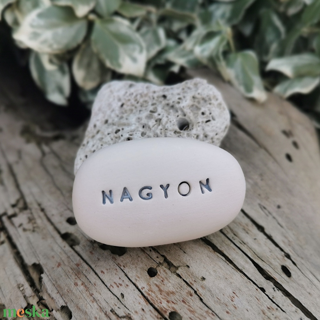 NAGYON - Kerámia Varázskavics pozitív üzenettel, kedves emlék, ajándék minden alkalomra - esküvő - emlék & ajándék - köszönőajándék - Meska.hu