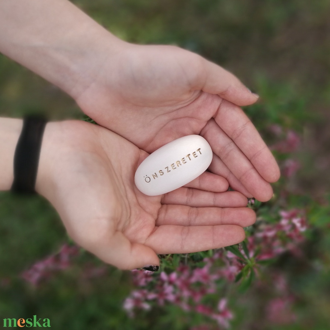 ÖNSZERETET - Kerámia Varázskavics üzenettel, motivációs felirattal - esküvő - emlék & ajándék - köszönőajándék - Meska.hu