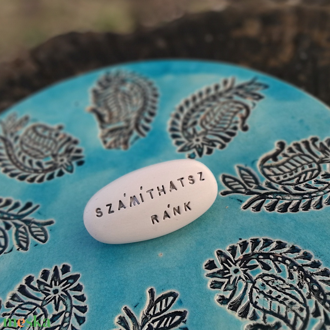 SZÁMÍTHATSZ RÁNK - Kerámia Varázskavics üzenettel, motivációs felirattal - esküvő - emlék & ajándék - köszönőajándék - Meska.hu