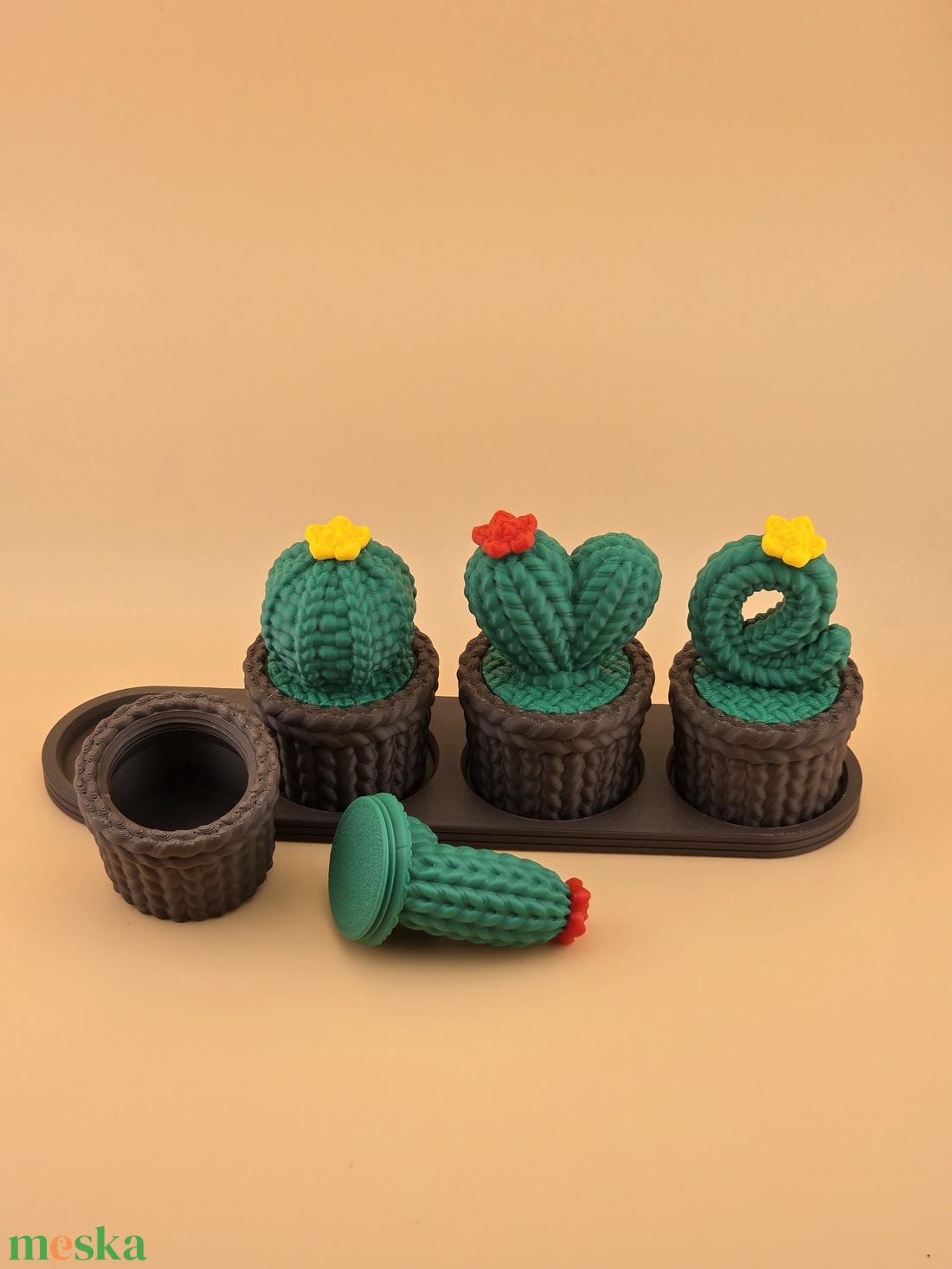 Valentin napi kaktusz - titkos tárolóval - otthon & életmód - dekoráció - dísztárgy - Meska.hu