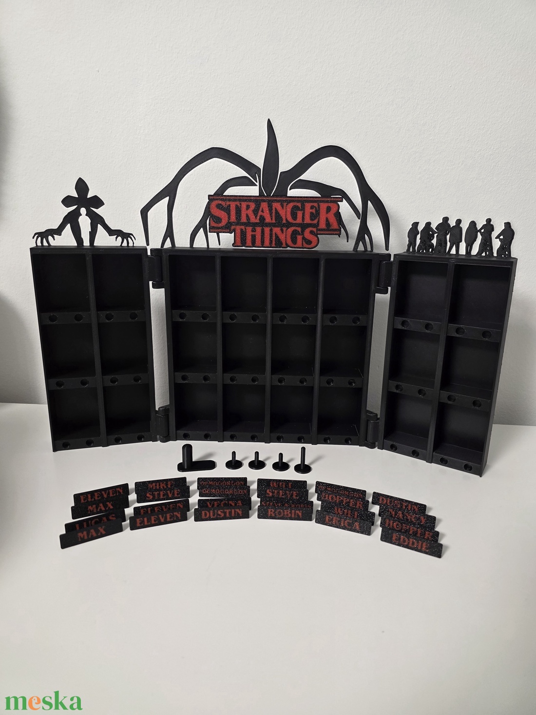 Stranger Things Kinder joy figura tartó - otthon & életmód - dekoráció - asztal és polc dekoráció - dekorációs tál, tartó - Meska.hu