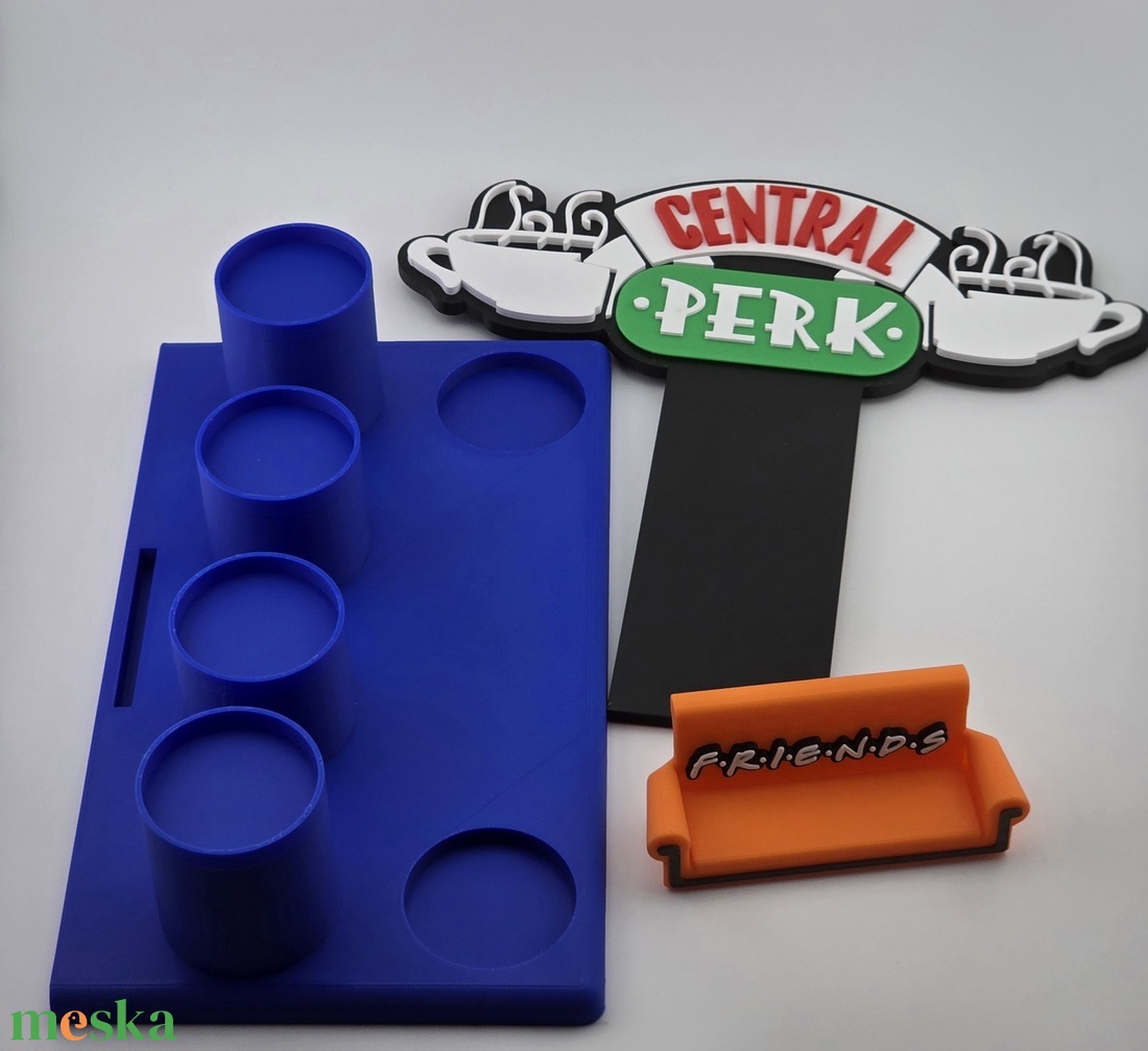 Jóbarátok Friends figura tartó - otthon & életmód - tárolás & rendszerezés - íróasztali tároló - Meska.hu